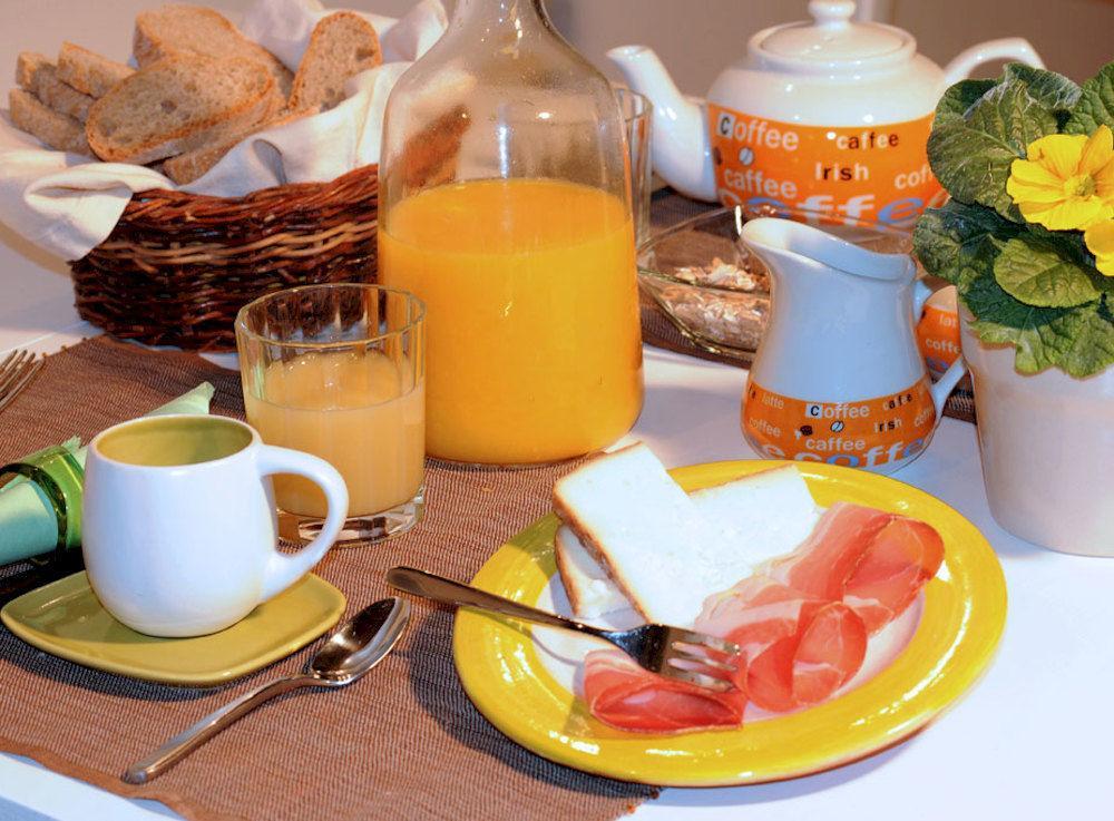 Bed & Breakfast At 2*